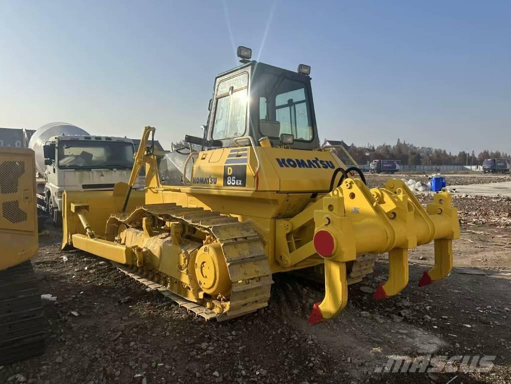 Komatsu D 85 E Kāpurķēžu buldozeri