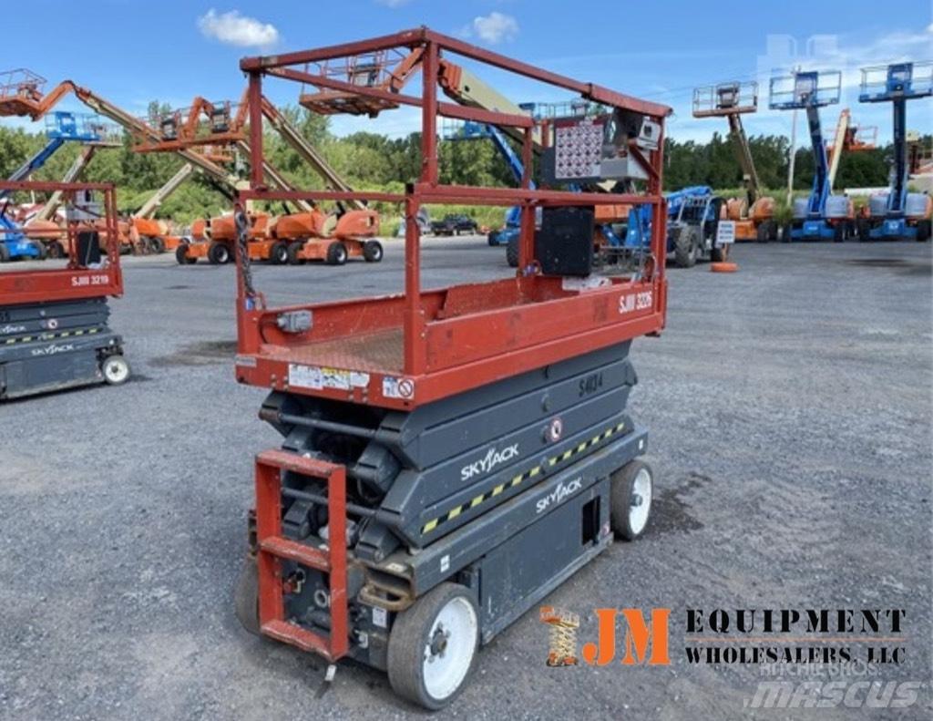 SkyJack SJ III 3226 Šķerveida pacēlāji
