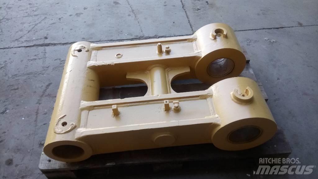 CAT 375 Strēles un kausi