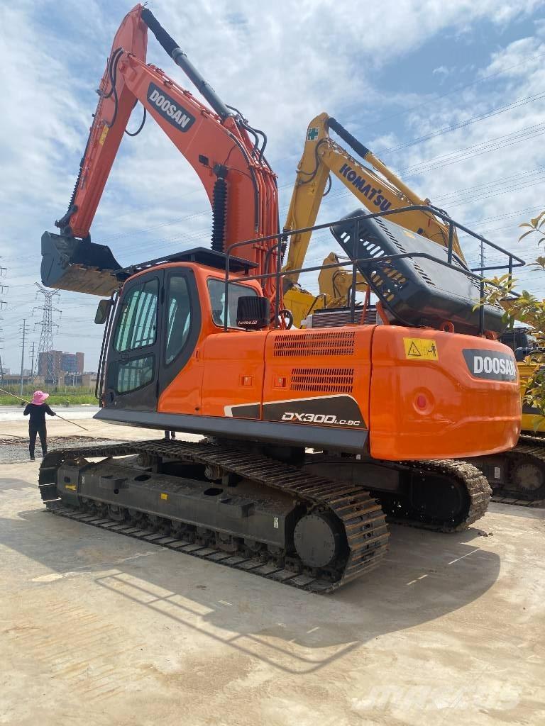 Doosan DX 300 Kāpurķēžu ekskavatori