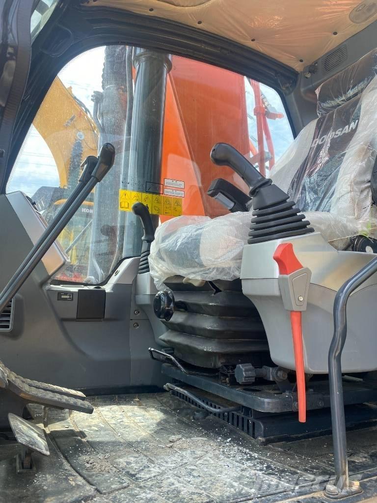 Doosan DX 300 Kāpurķēžu ekskavatori