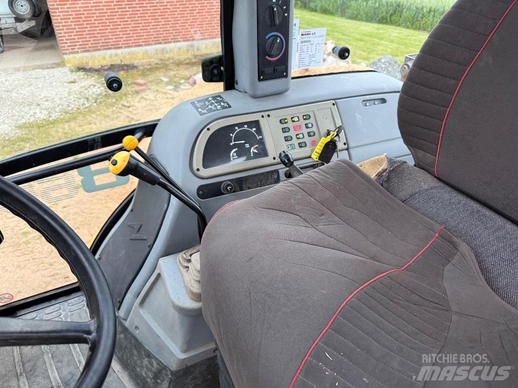 Fermec 860 Ekskavatori-iekrāvēji