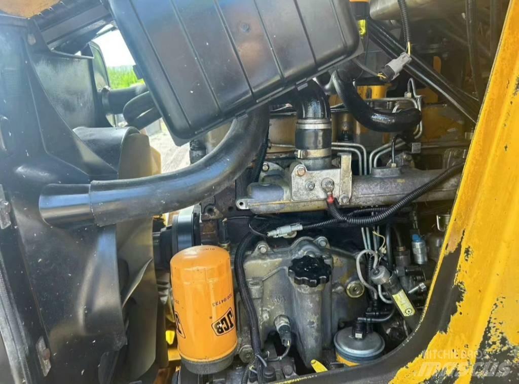 JCB 3 CX Ekskavatori-iekrāvēji