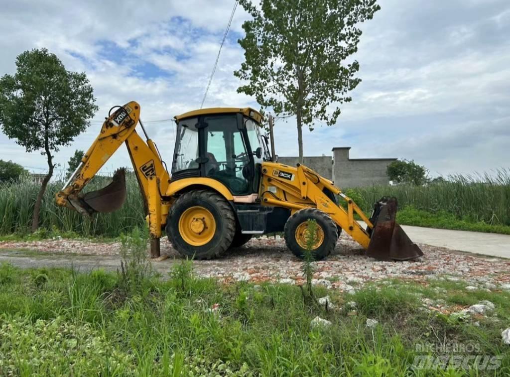 JCB 3 CX Ekskavatori-iekrāvēji
