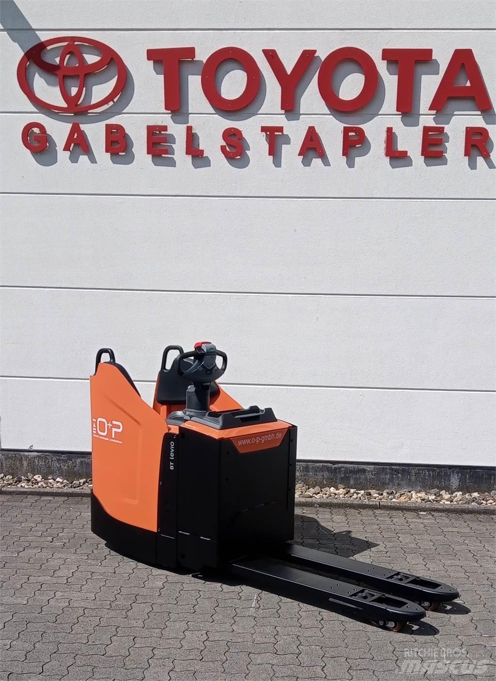 Toyota LPE 250 Zemie palešu pacēlāji