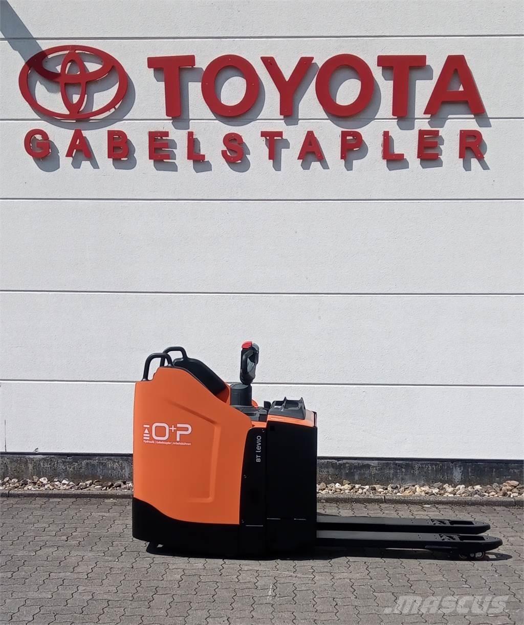 Toyota LPE 250 Zemie palešu pacēlāji