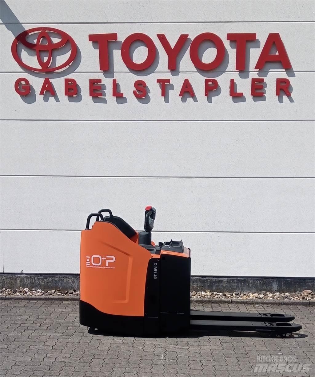 Toyota LPE 250 Zemie palešu pacēlāji