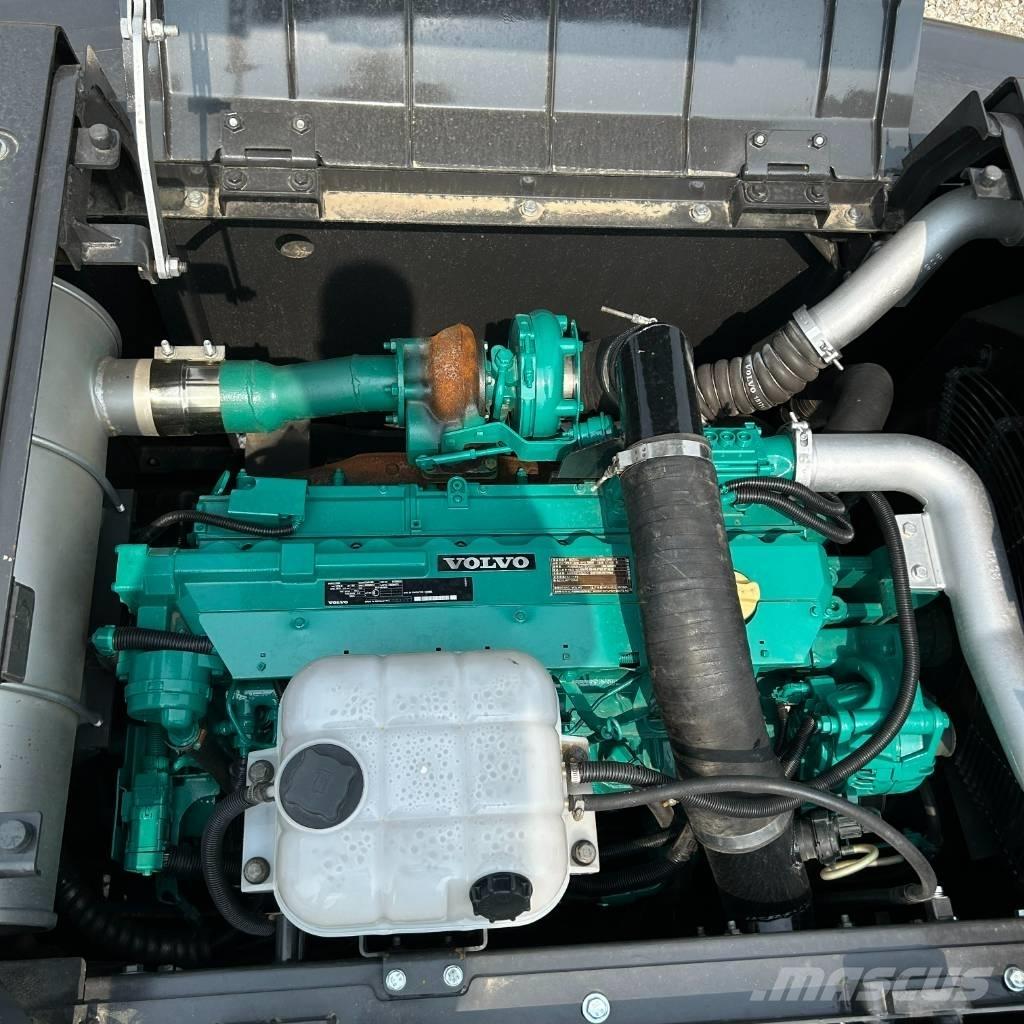 Volvo 300 Kāpurķēžu ekskavatori