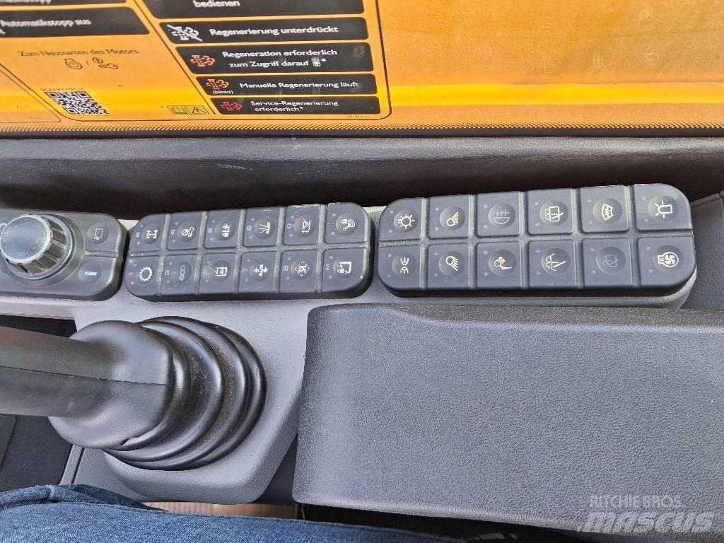 JCB 536-95 Agri Xtra Lauksaimniecības pacēlāji