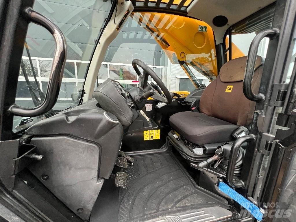 JCB 541-70 Agri Plus Teleskopiskie manipulatori
