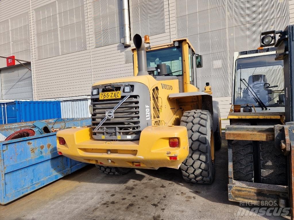 Volvo L 120 F Iekrāvēji uz riteņiem