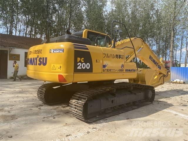 Komatsu PC200-8 Kāpurķēžu ekskavatori