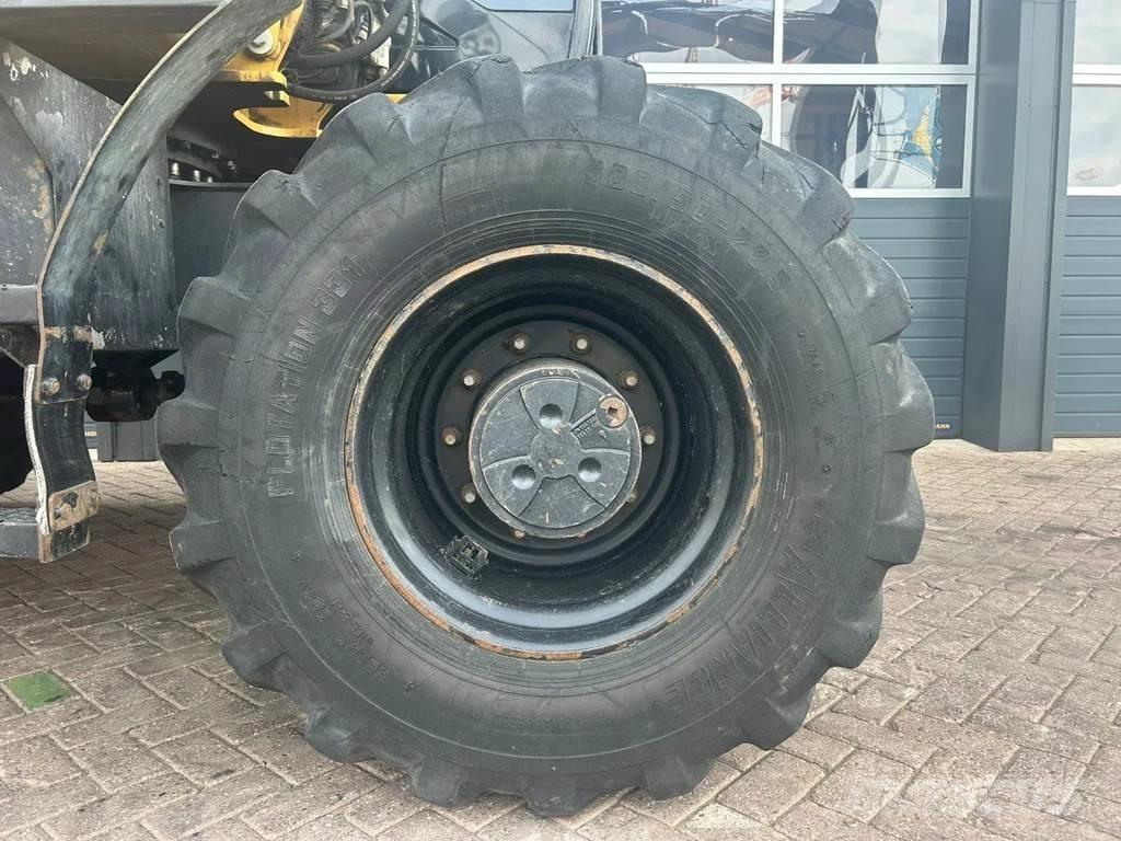 CAT M313D Ekskavatori uz riteņiem
