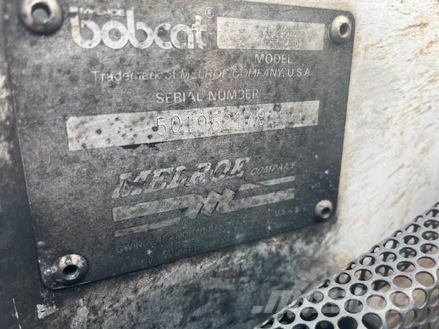 Bobcat 743 Lietoti riteņu kompaktiekrāvēji