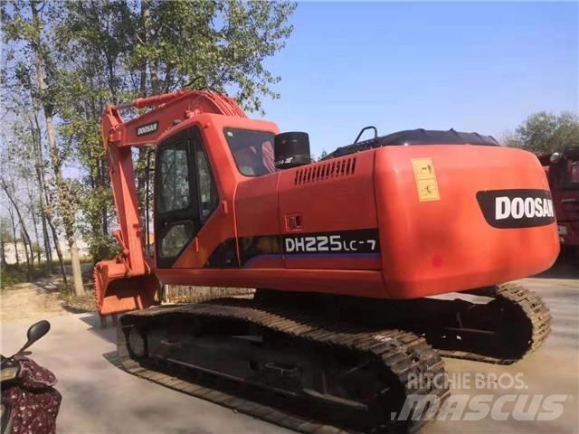 Doosan DH225 Kāpurķēžu ekskavatori