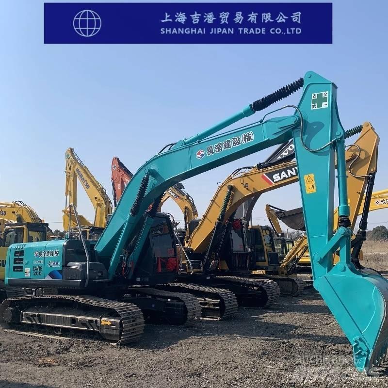 Hitachi ZX 200 Kāpurķēžu ekskavatori