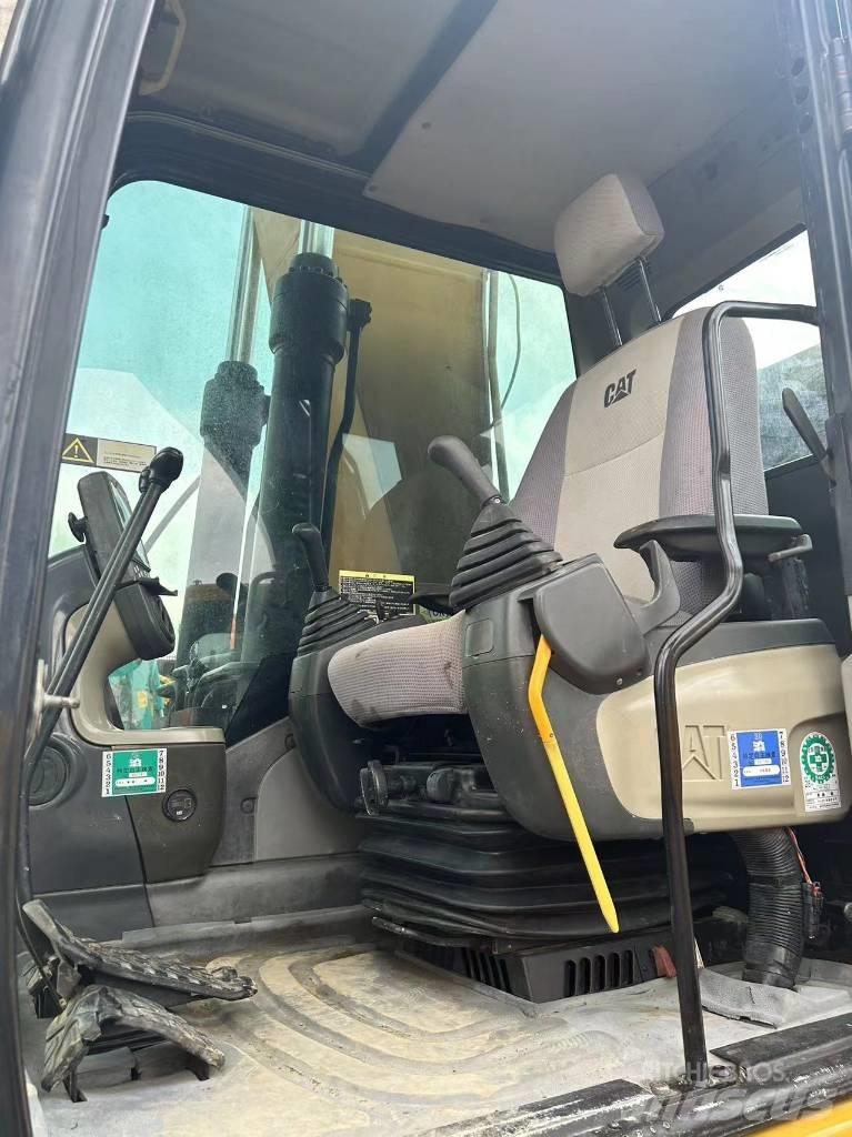 CAT CAT323D Kāpurķēžu ekskavatori