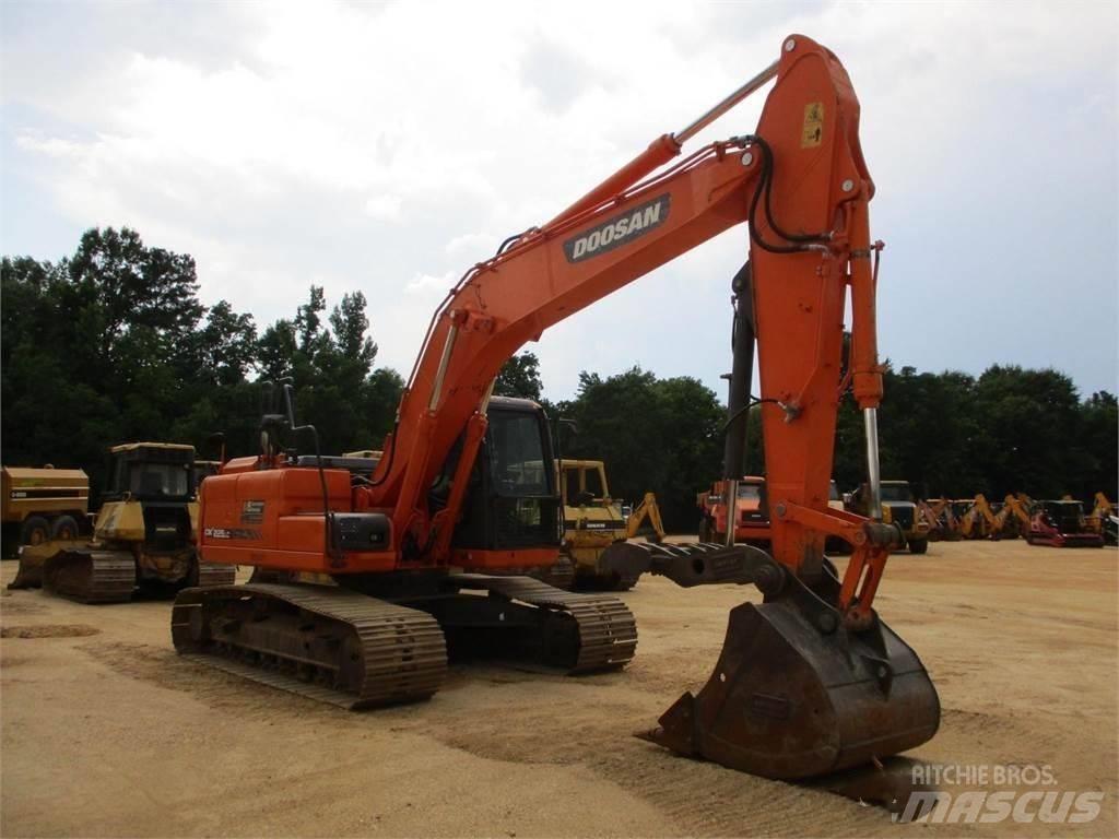 Doosan DX 225 Kāpurķēžu ekskavatori