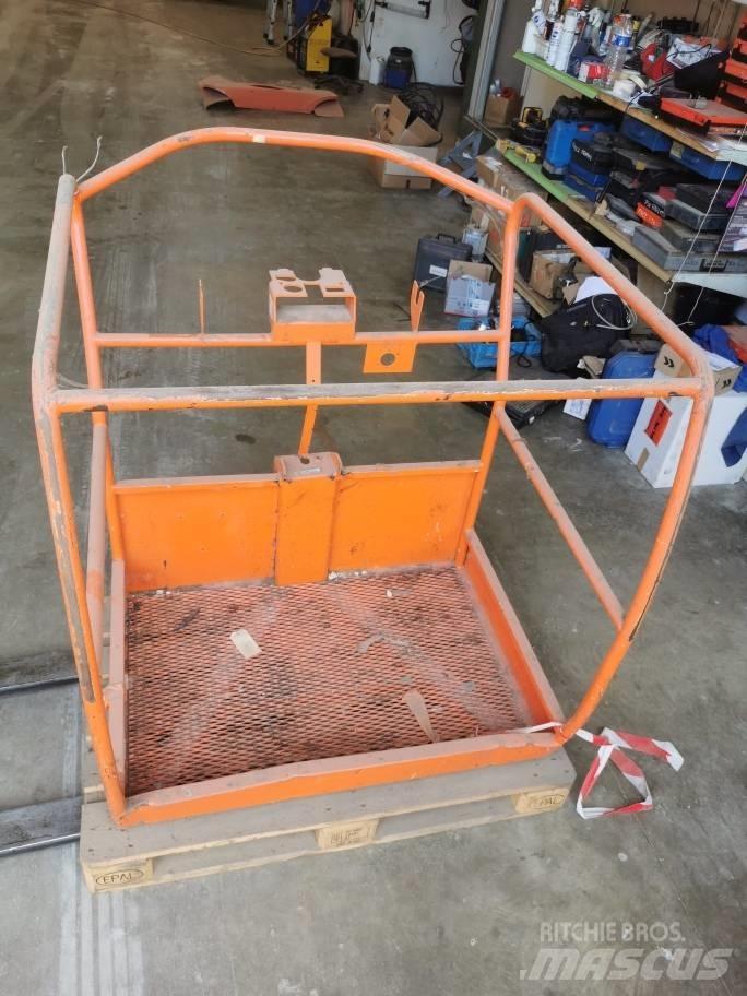 JLG Toucan 10 E Strēles un kausi