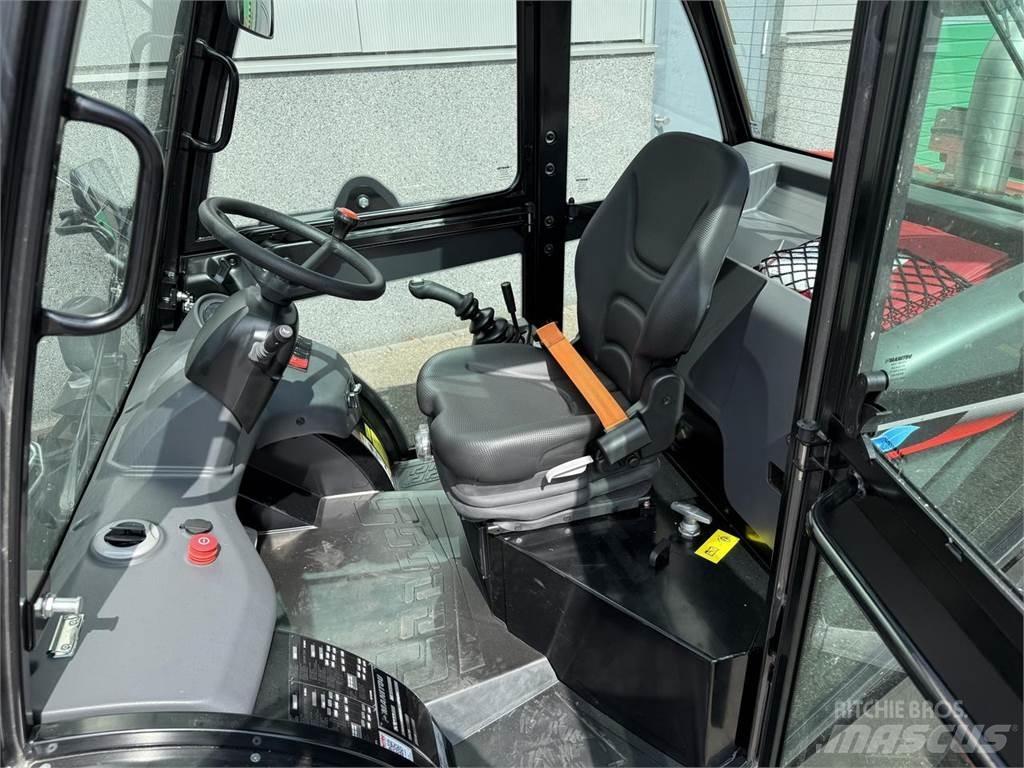 Manitou MC25-4 Apvidus autokrāvējs