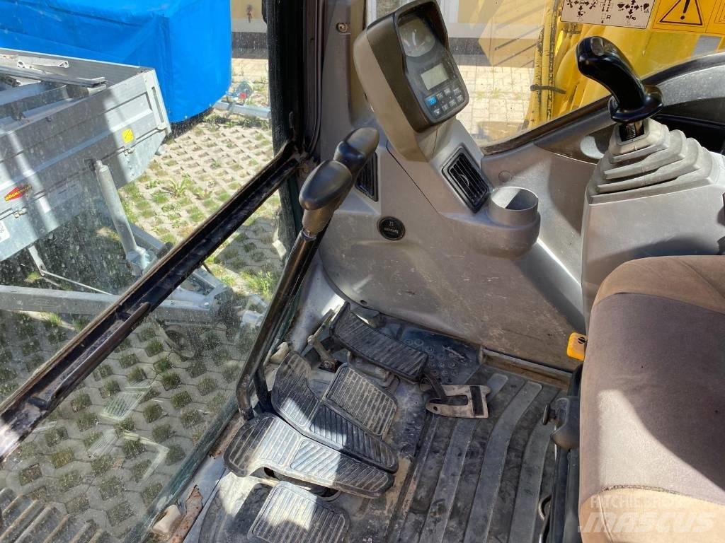 New Holland E 215 Kāpurķēžu ekskavatori