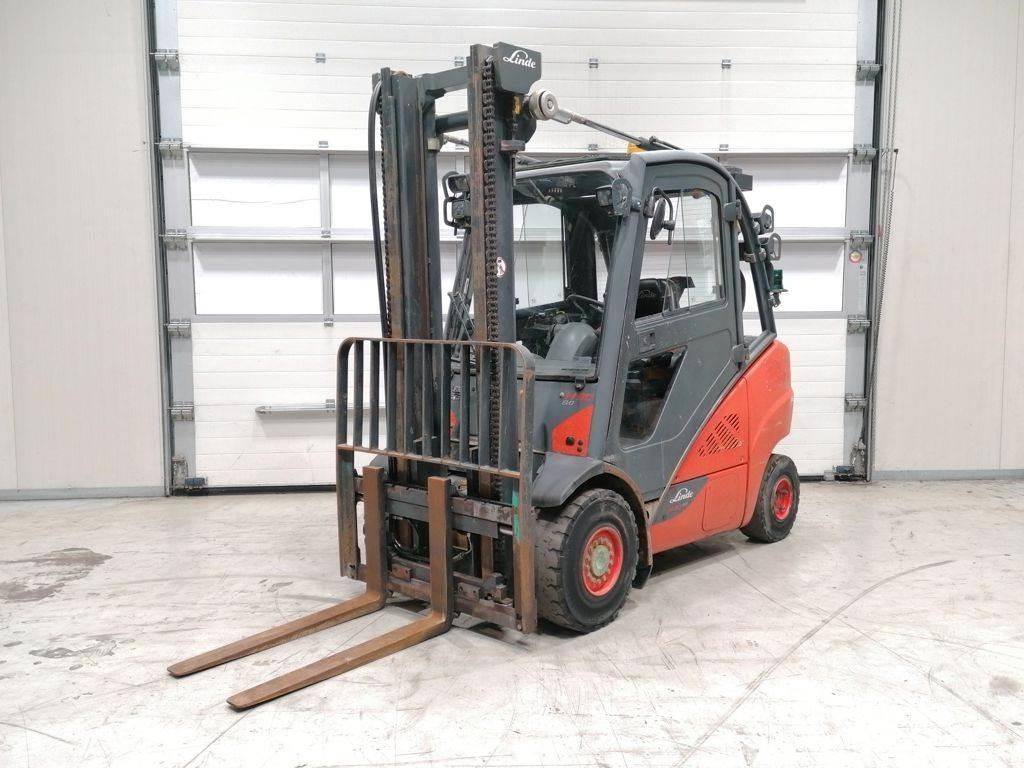 Linde H30D-02 Tehnika ar dīzeļa dzinēju