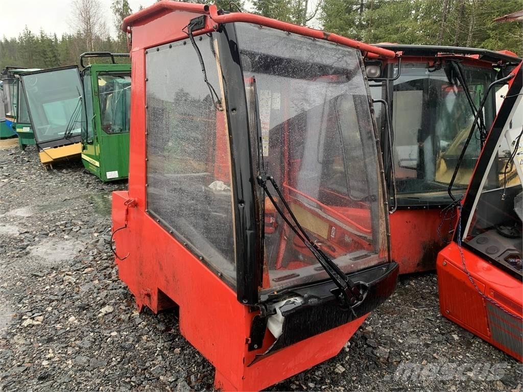 Komatsu 901TX Kabīnes un interjers