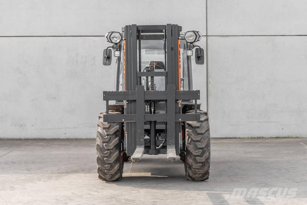 Ausa C 251 H x4 Tehnika ar dīzeļa dzinēju