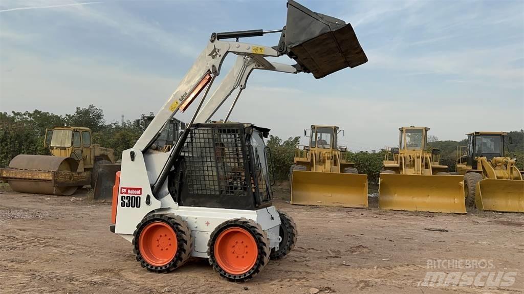 Bobcat S300 Lietoti riteņu kompaktiekrāvēji