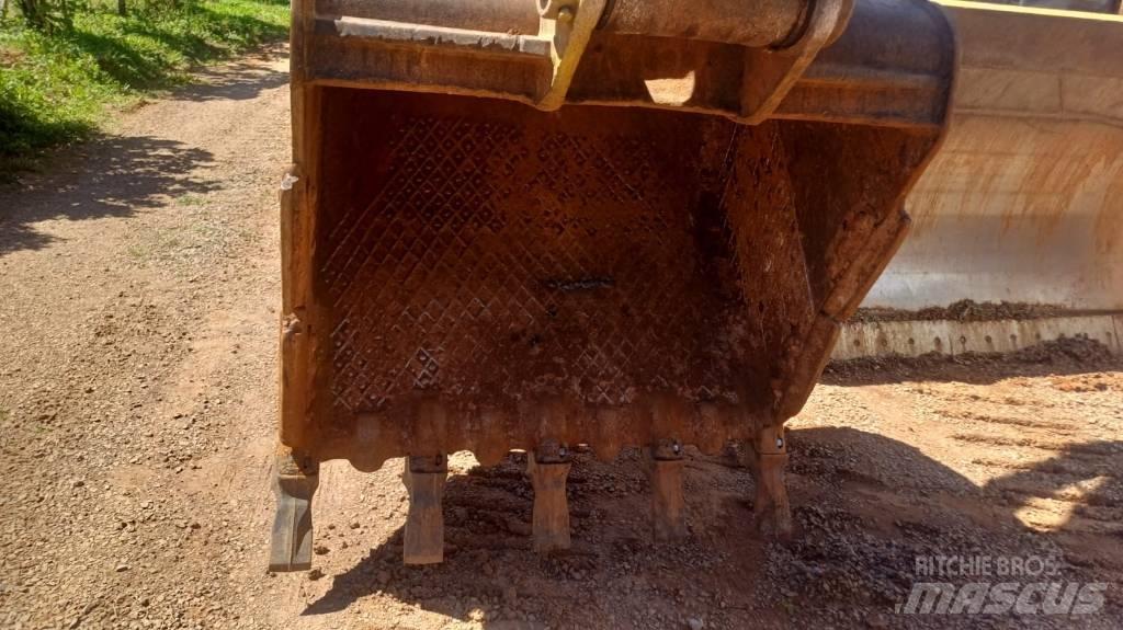 SDLG LG 6250 E Kāpurķēžu ekskavatori