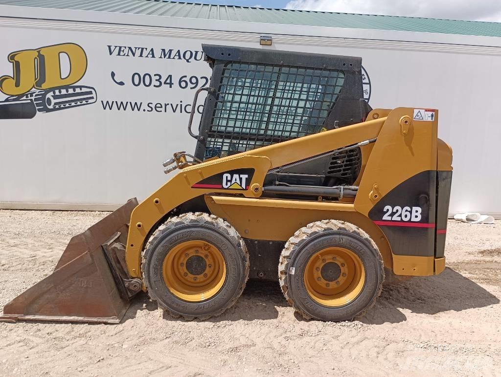 CAT 226 B Lietoti riteņu kompaktiekrāvēji
