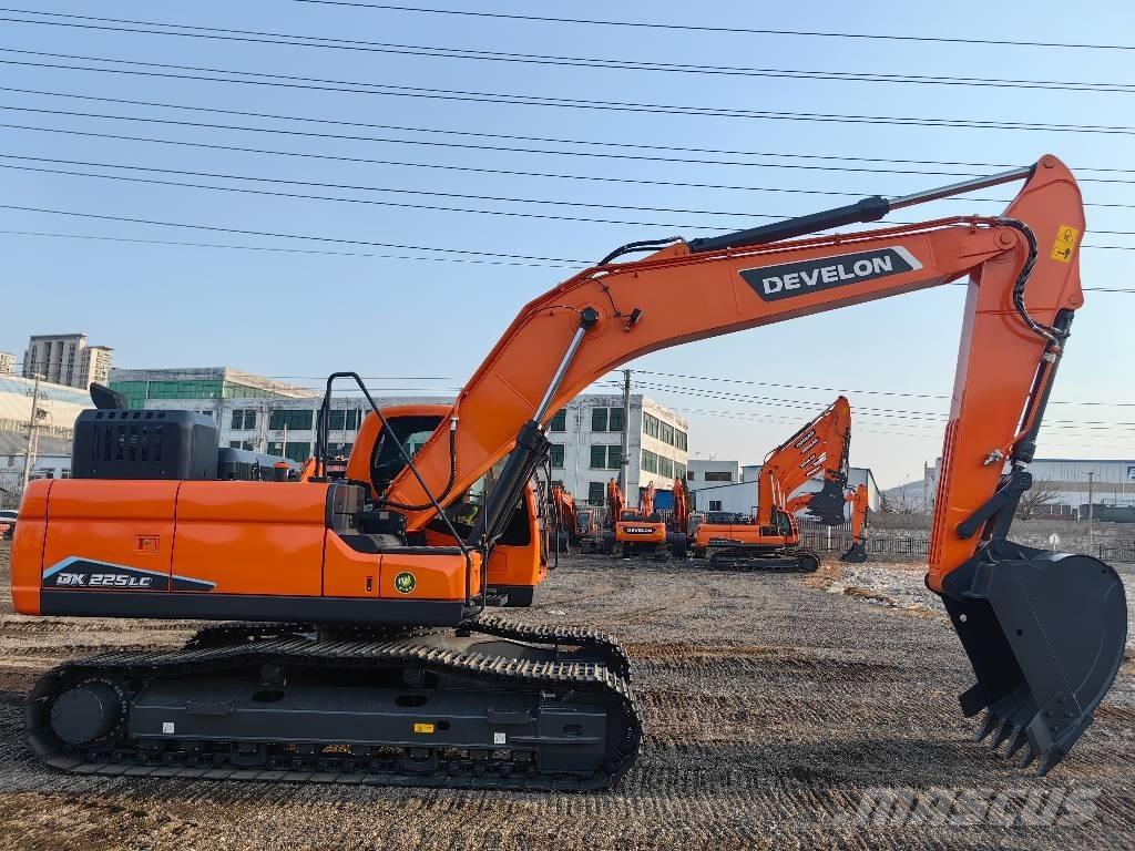 Doosan DX225 Kāpurķēžu ekskavatori