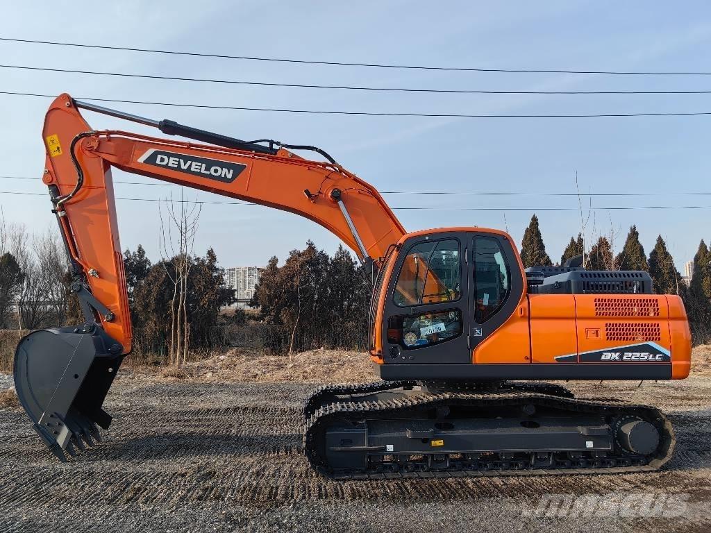 Doosan DX225 Kāpurķēžu ekskavatori