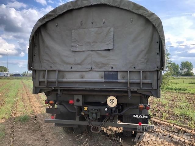 MAN 11-136 4T 4x4 Furgons