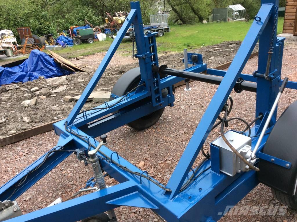  Seb  CD60 Citas piekabes