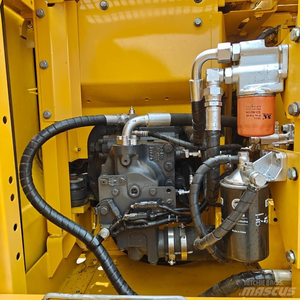 Komatsu 130-7 Kāpurķēžu ekskavatori