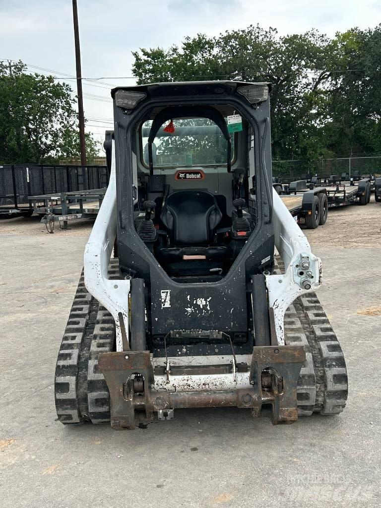 Bobcat T64 Lietoti riteņu kompaktiekrāvēji
