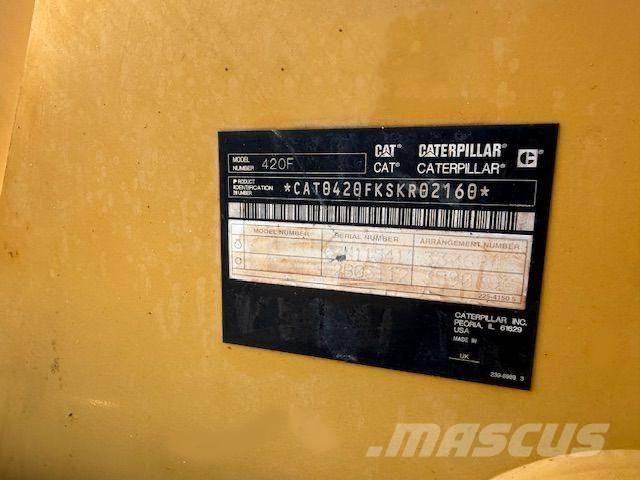 CAT 420 F Ekskavatori-iekrāvēji