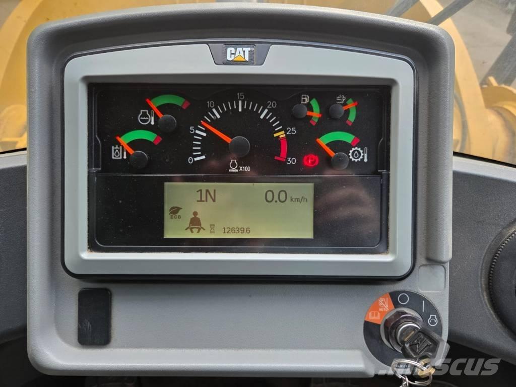CAT 962 M Iekrāvēji uz riteņiem