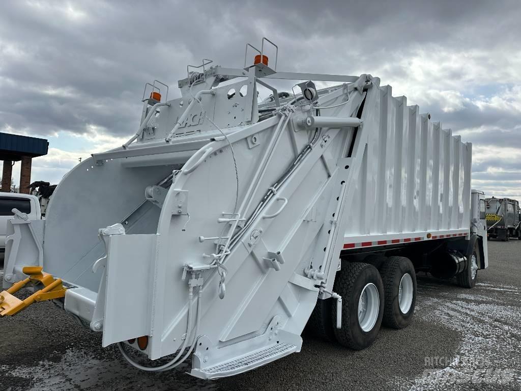 Mack LE613 Atkritumu izvešanas transports