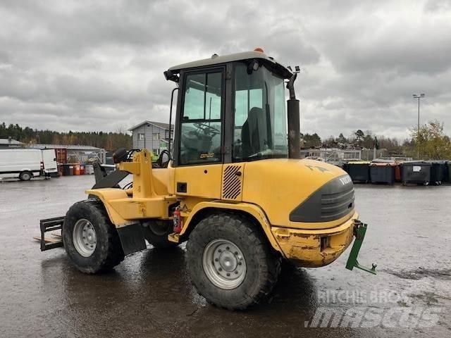 Volvo L30B-Z/S Iekrāvēji uz riteņiem