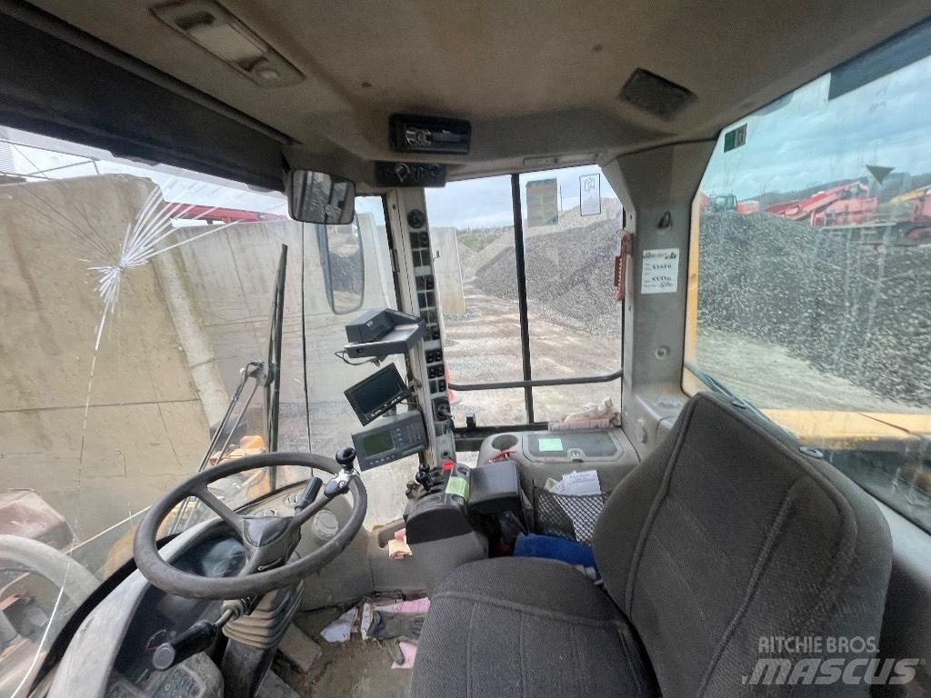 Volvo L 180 F Iekrāvēji uz riteņiem