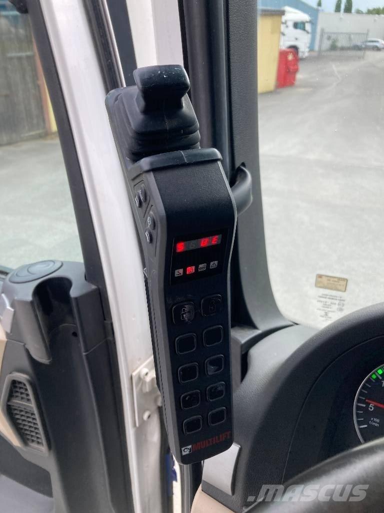 MAN TGX 26.500 6X2 Treileri ar āķi