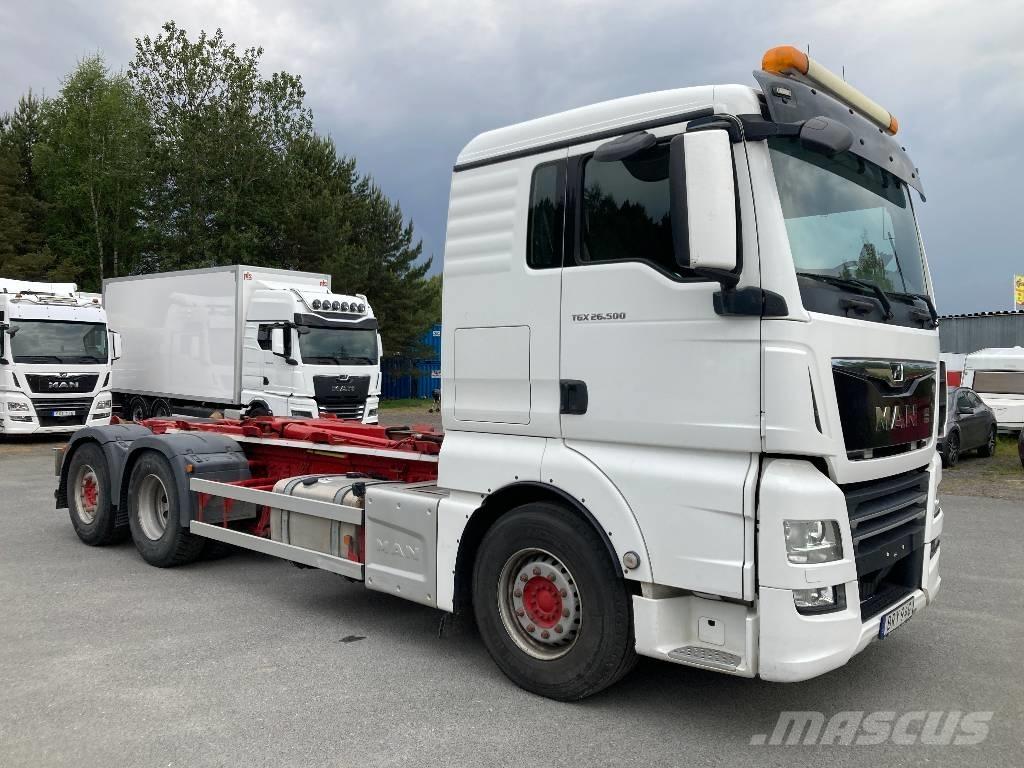 MAN TGX 26.500 6X2 Treileri ar āķi