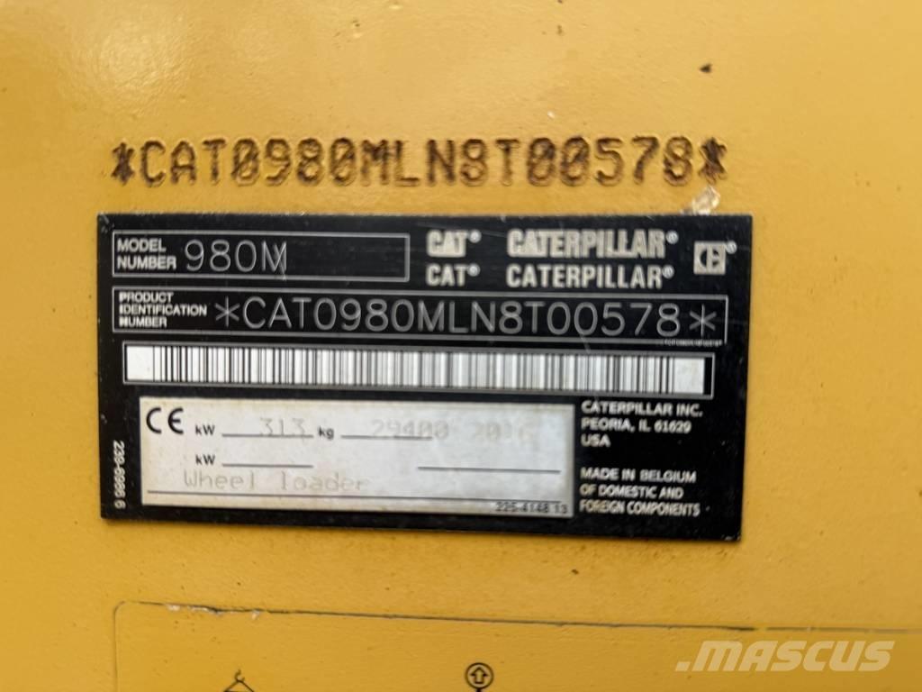 CAT 980M shovel + Bak Iekrāvēji uz riteņiem