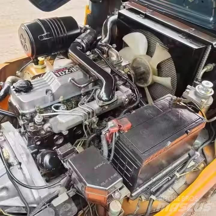 Toyota FD35 Tehnika ar dīzeļa dzinēju