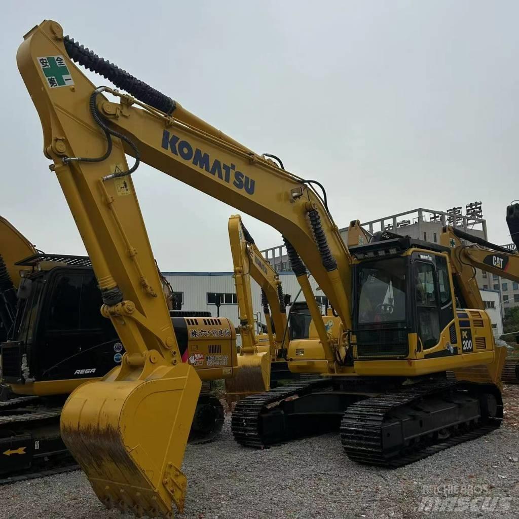Komatsu 200-8 Kāpurķēžu ekskavatori