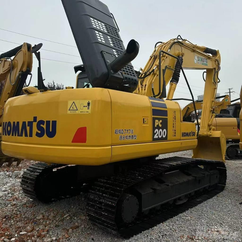 Komatsu 200-8 Kāpurķēžu ekskavatori
