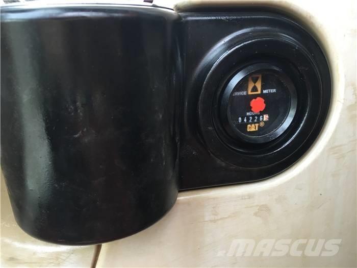 CAT 320 C L Kāpurķēžu ekskavatori