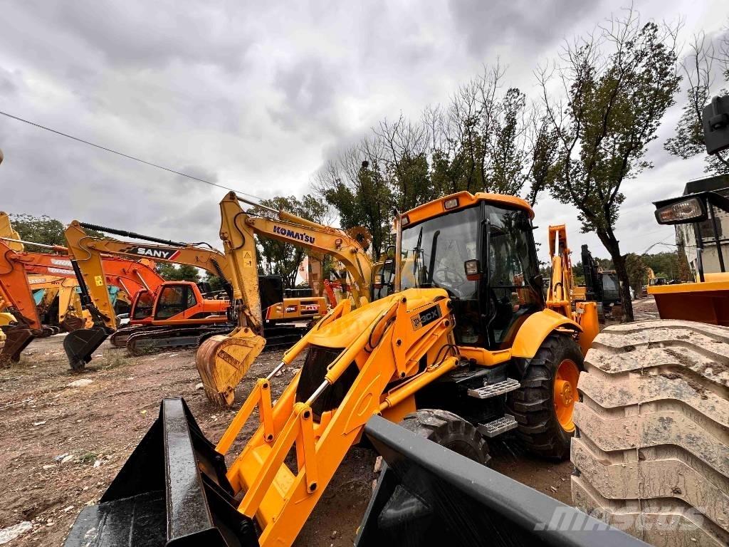 JCB 3 CX Ekskavatori-iekrāvēji